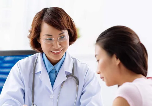Quy trình thực hiện xăm môi - Thăm khám tư vấn